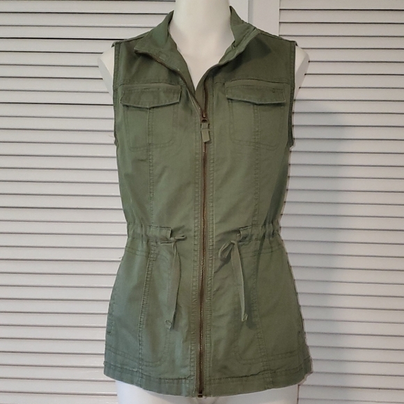 Vest - Picture 2 of 6